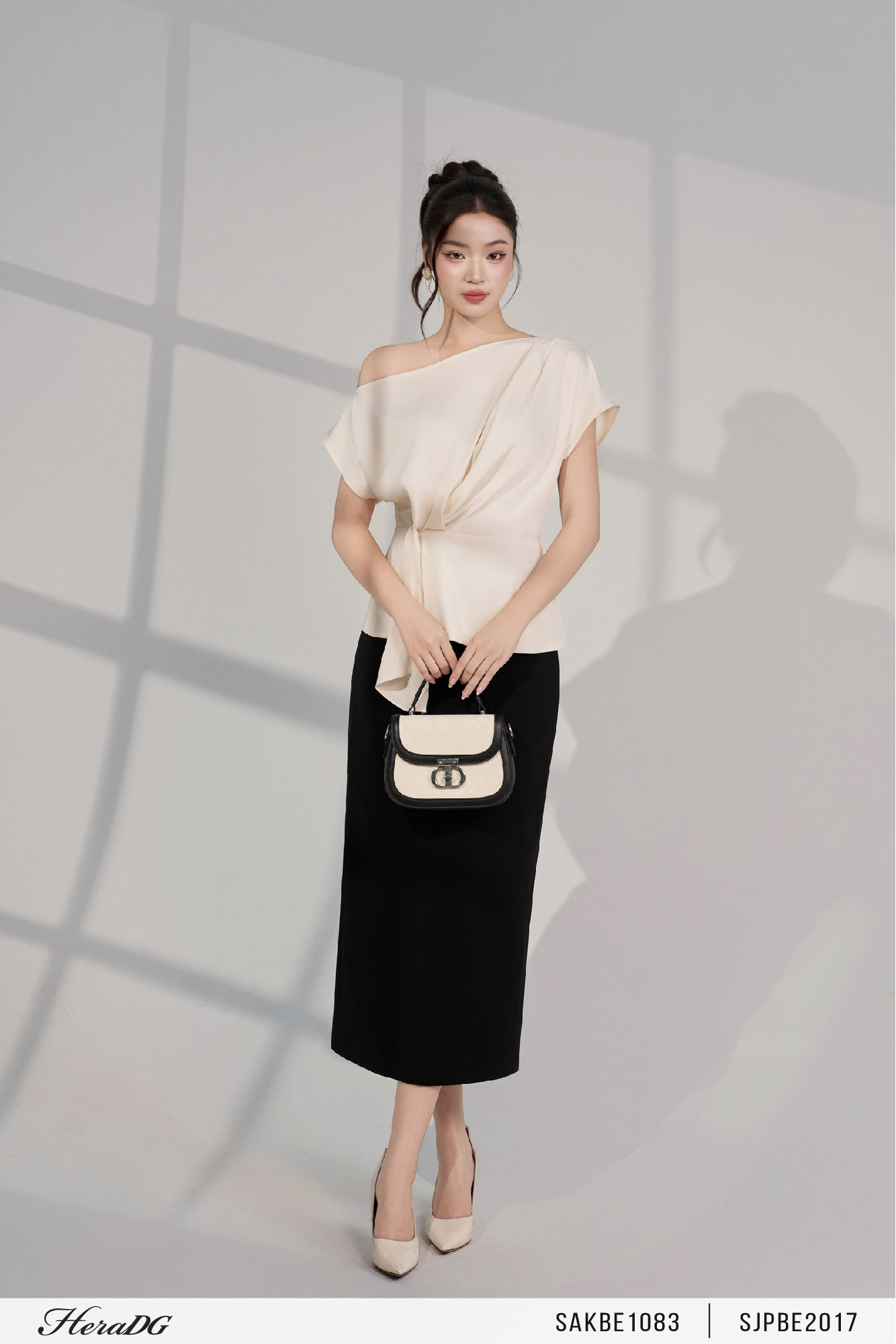 Ảnh của Áo lụa lệch vai